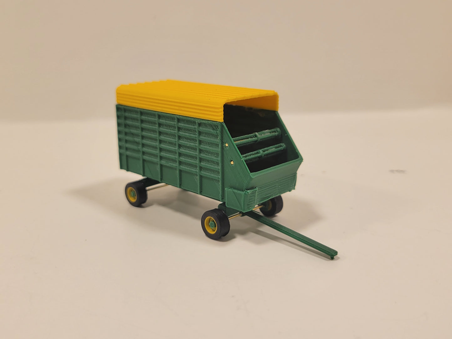 Forage Wagon Green 1/87 assembled