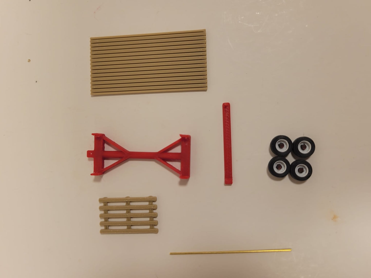 Hay wagon flat with red running gear 1/87 assembled